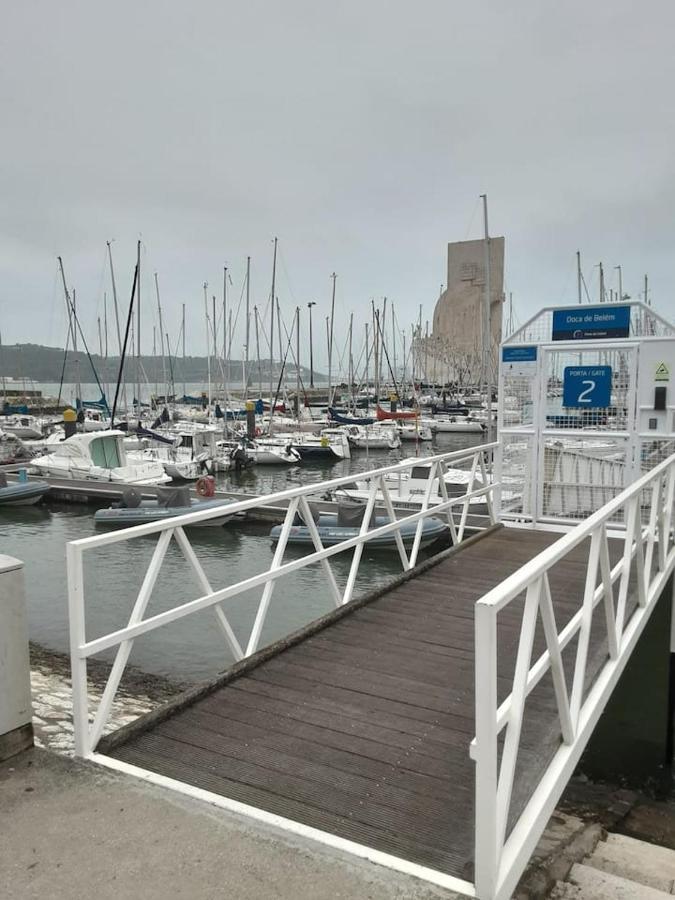 Vintage Sailboat In Belem Hotel Lisboa Exterior foto